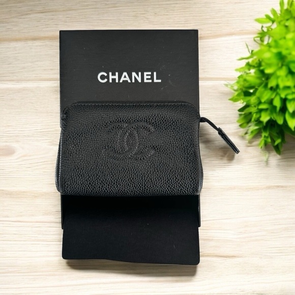 Authentic CHANEL Black Caviar Leather Mini Pouch with Box & Dust Cover - Picture 1 of 11